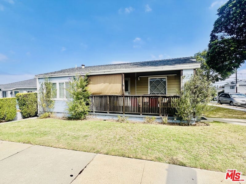 627 E Grand Avenue
