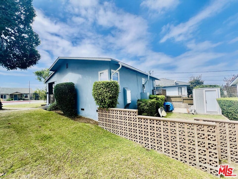 627 E Grand Avenue