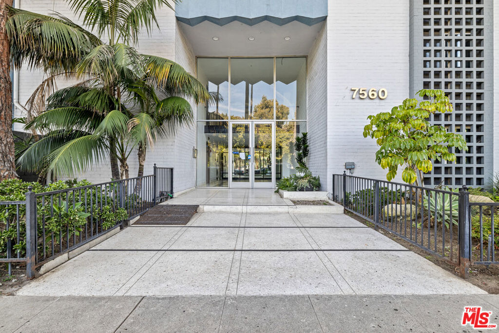 7560 HOLLYWOOD Boulevard 109