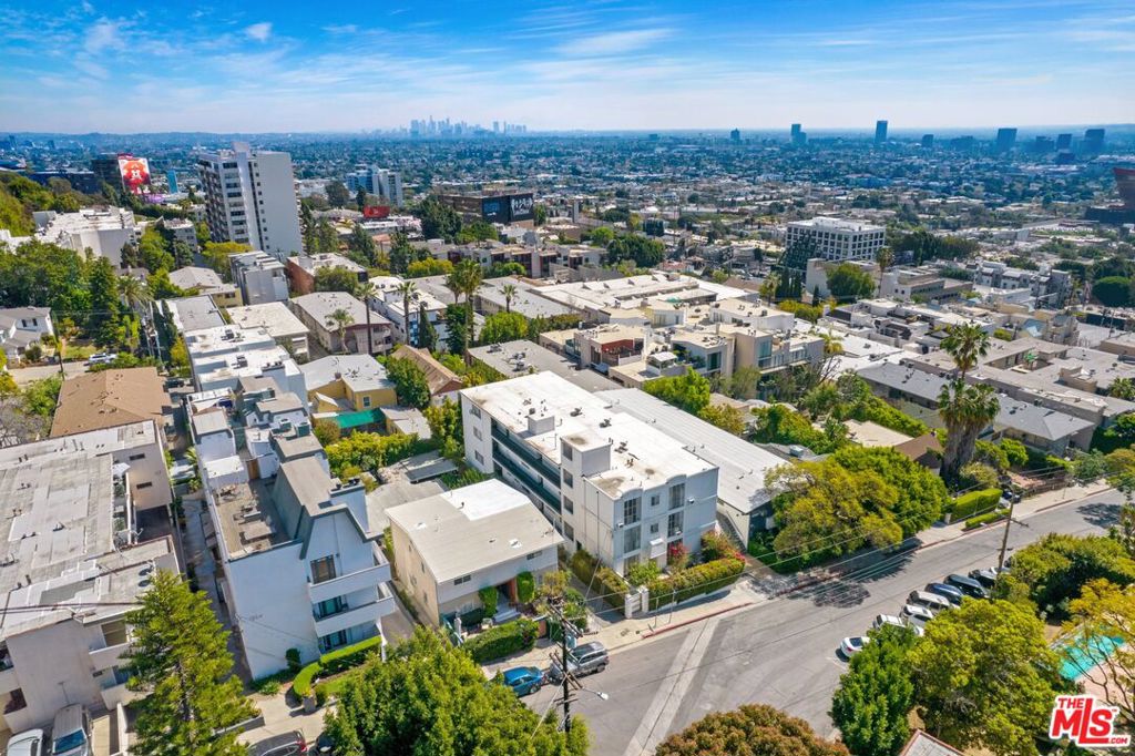 1260 Ozeta Terrace