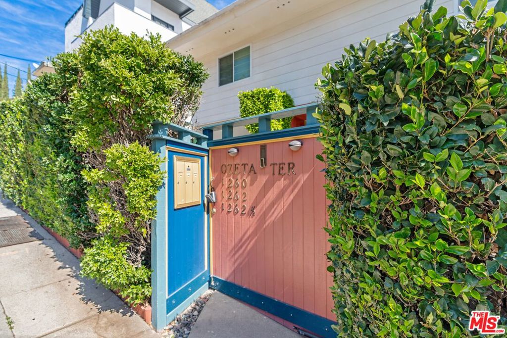 1260 Ozeta Terrace
