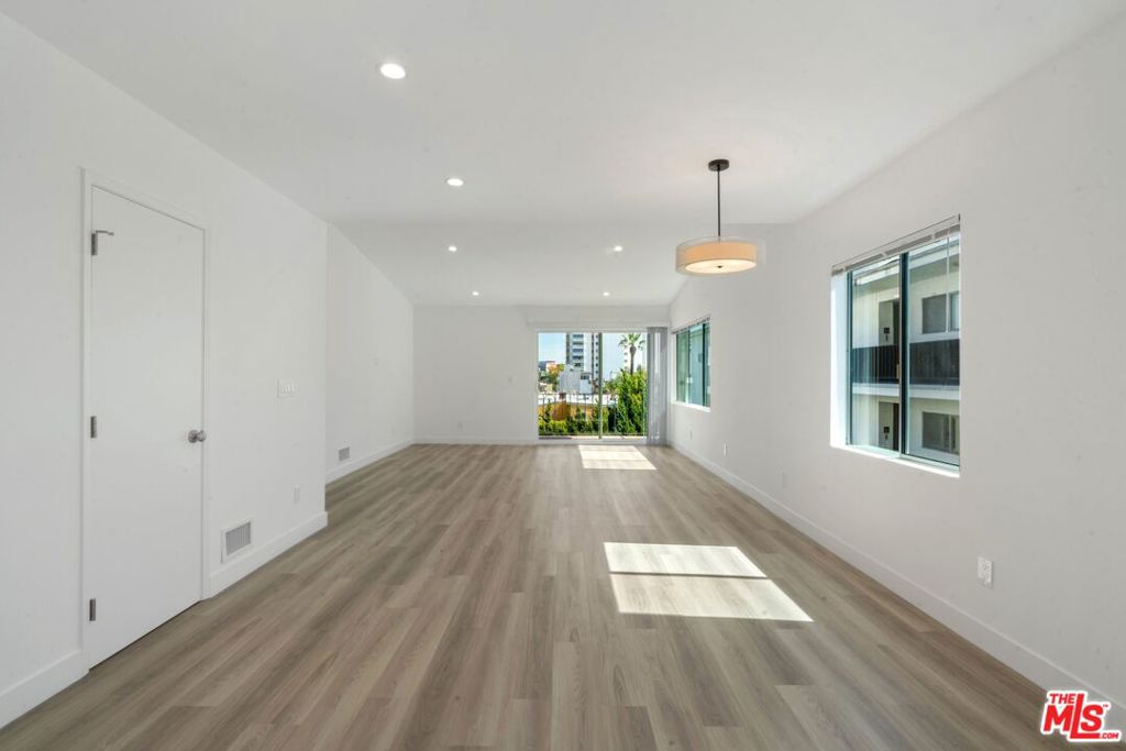 1260 Ozeta Terrace