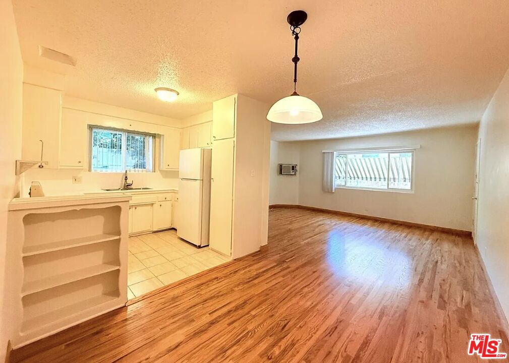 12325 Riverside Drive