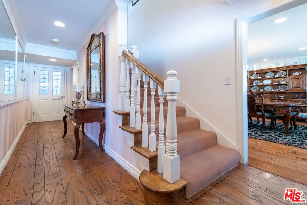 Sherman Oaks, California 91403, United States, 4 Bedrooms Bedrooms, ,3 BathroomsBathrooms,Residential,Active,239404