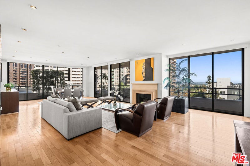 10601 Wilshire Boulevard 702