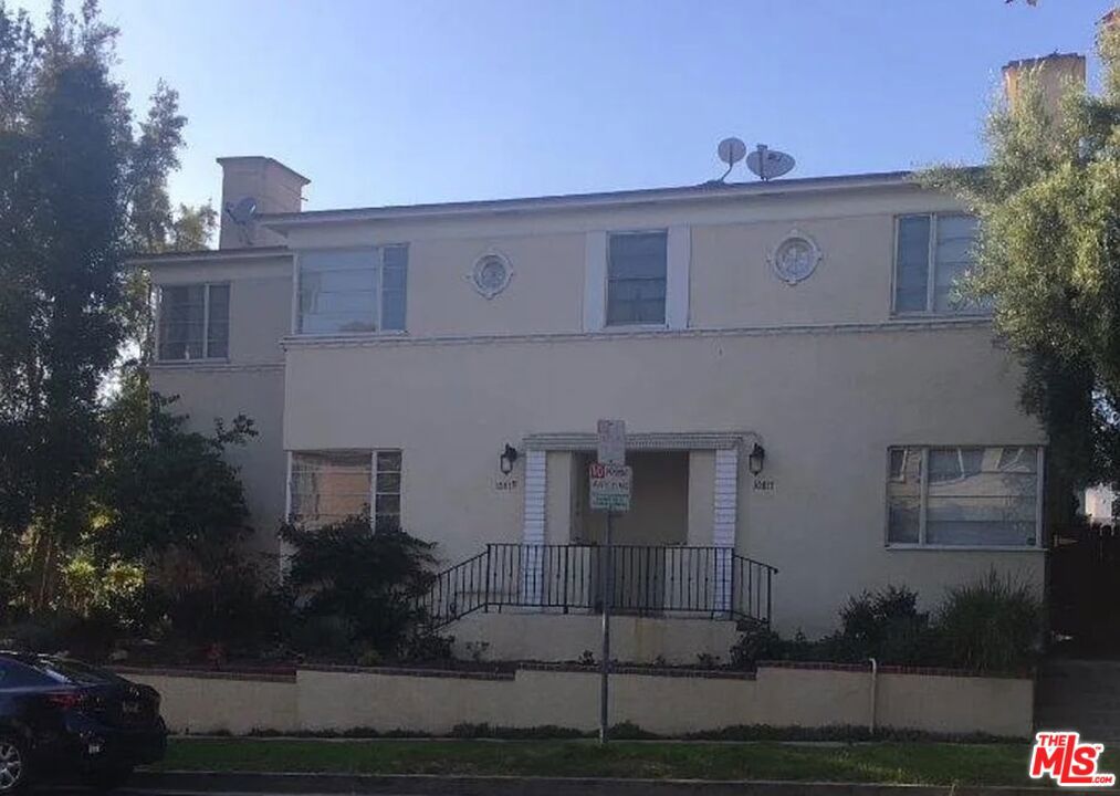 10817 Lindbrook Drive