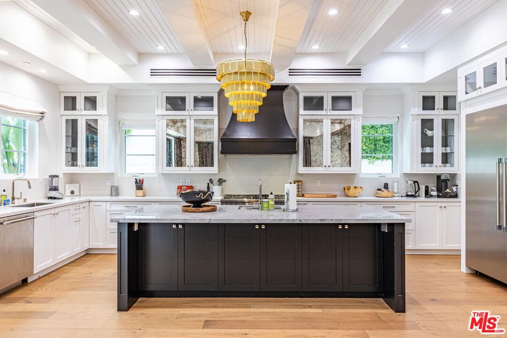 Properties 3 5162 Otis Avenue