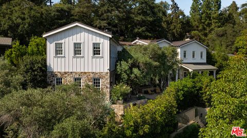 664 Elkins Road Los Angeles CA 90049