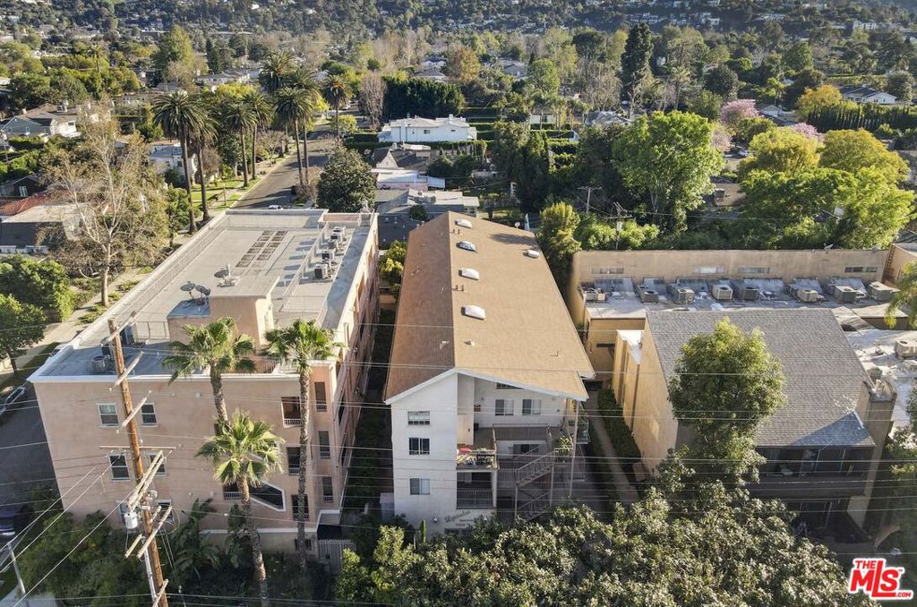 11508 Moorpark Street