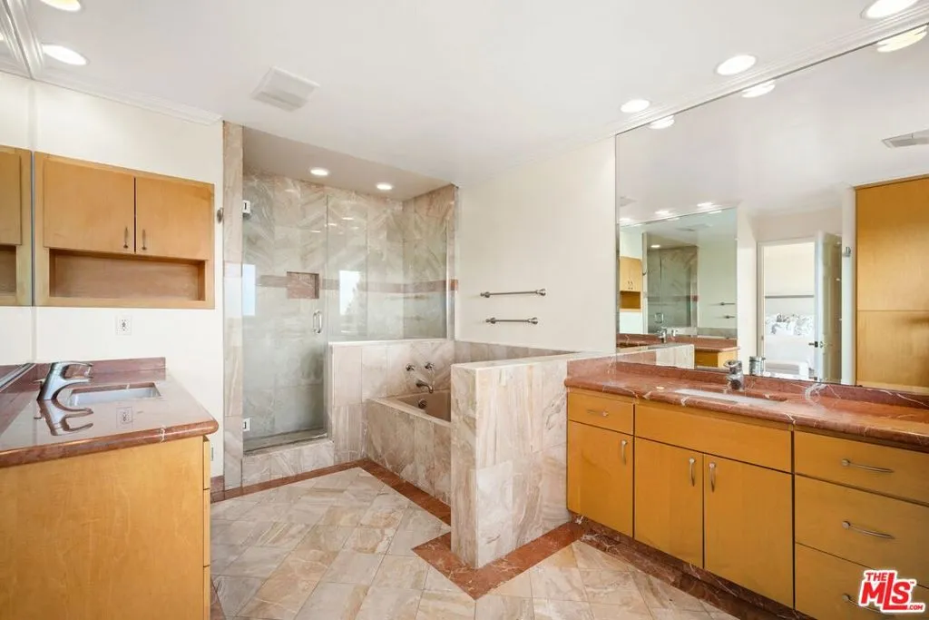 Rancho Palos Verdes, California 90275, United States, 4 Bedrooms Bedrooms, ,4 BathroomsBathrooms,Residential,Active,236267