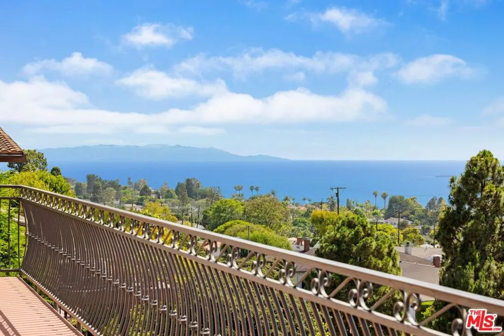 Rancho Palos Verdes, California 90275, United States, 4 Bedrooms Bedrooms, ,4 BathroomsBathrooms,Residential,Active,236267