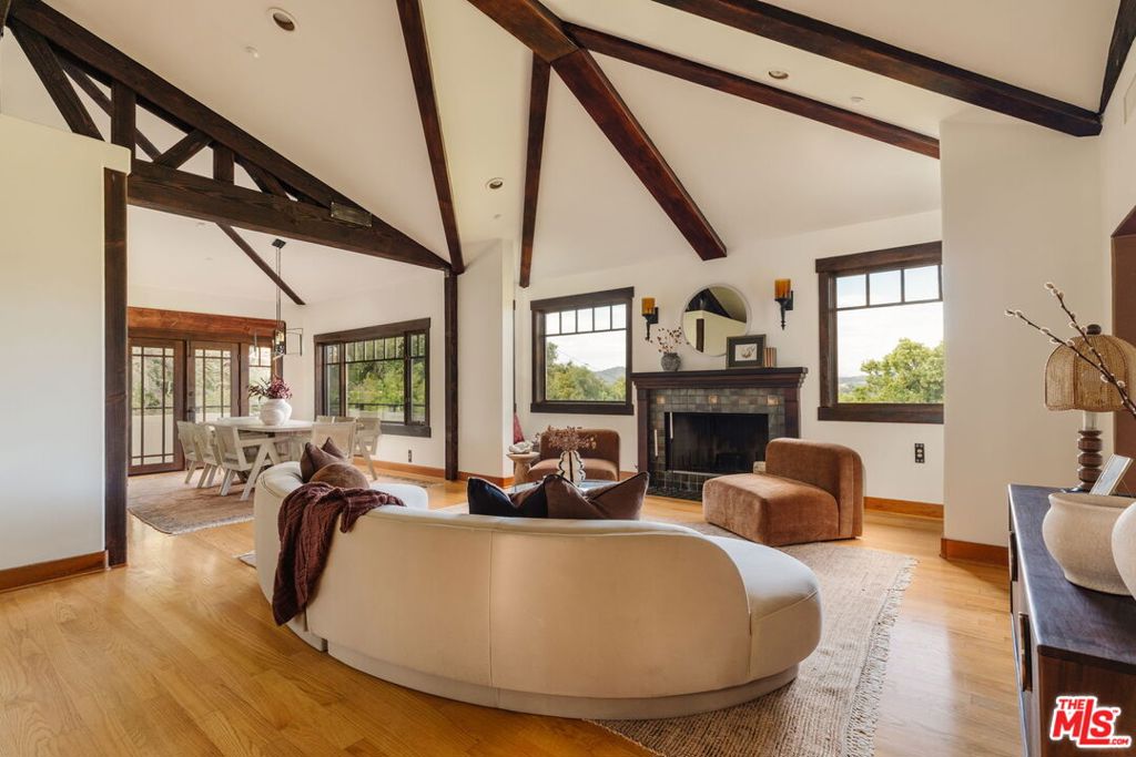 1273 Fernwood Pacific Drive