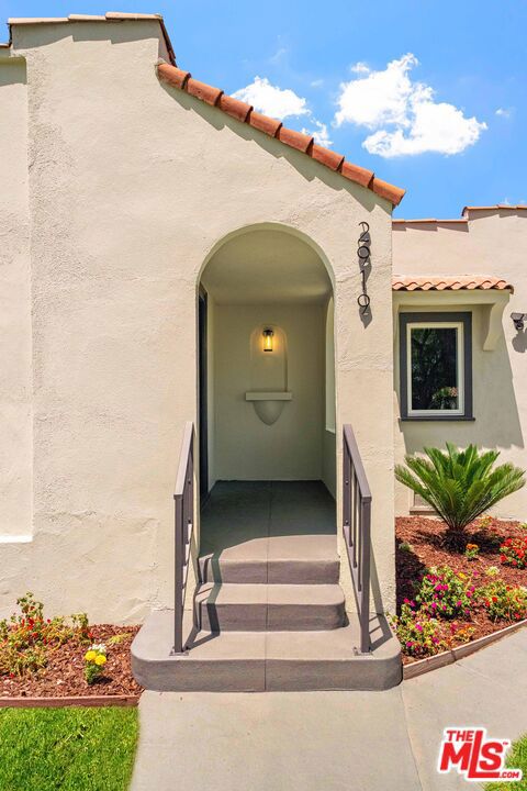 2919 Somerset Drive
