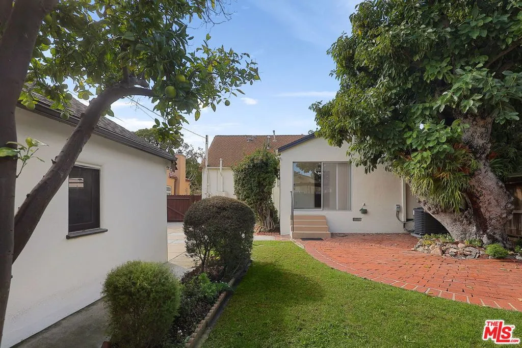 Los Angeles, California 90064, United States, 3 Bedrooms Bedrooms, ,2 BathroomsBathrooms,Residential,Active,248000