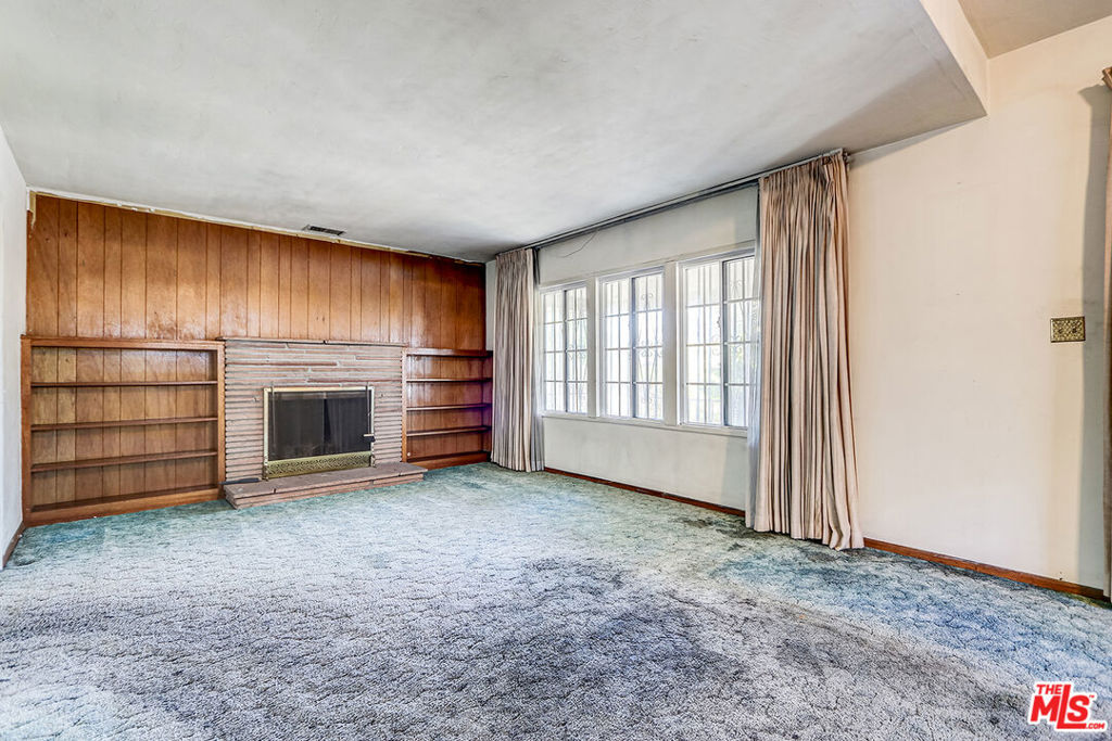 809 E Marshall Street