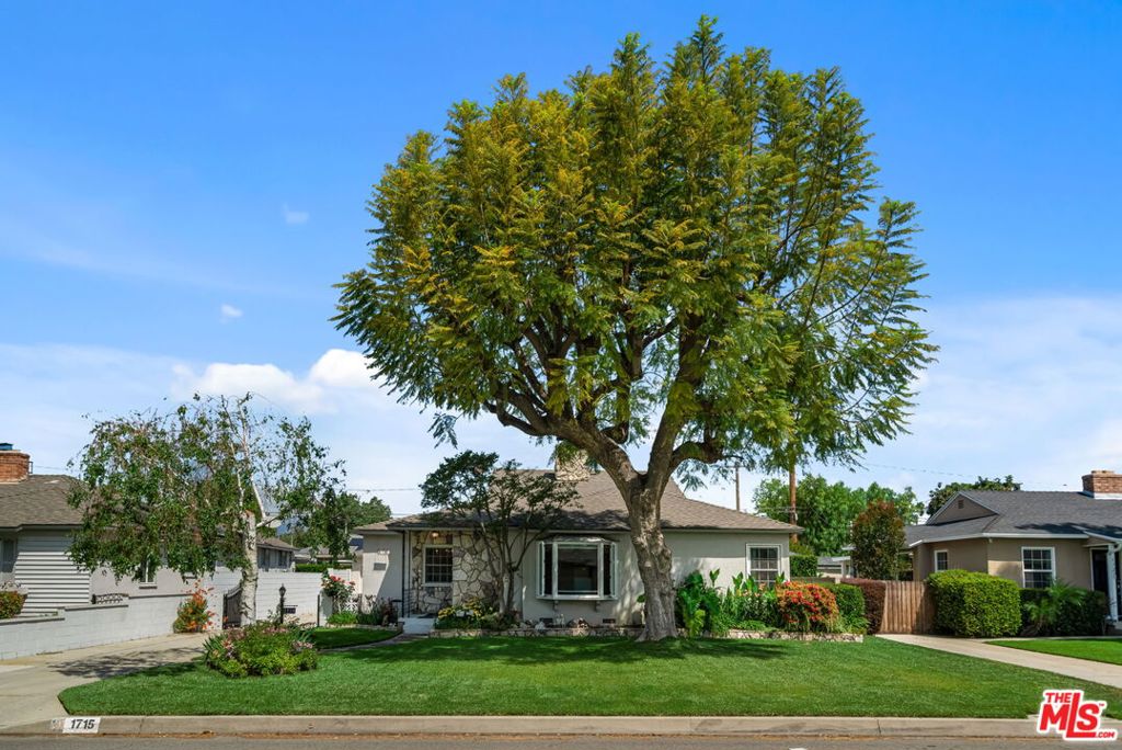1715 E Holly Oak Drive