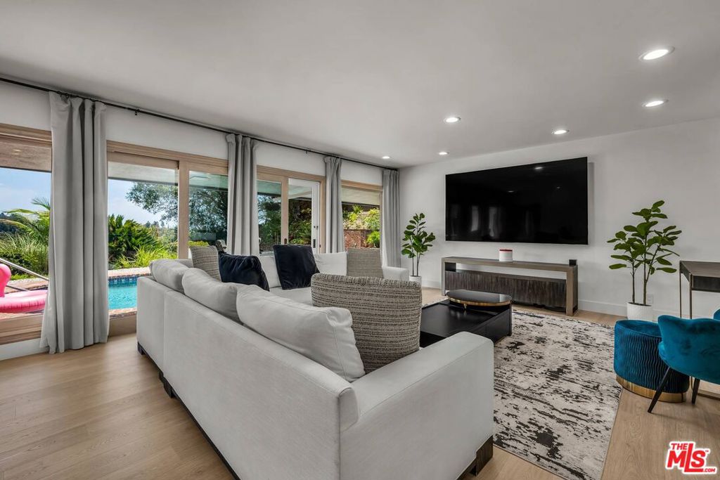 2144 Banyan Drive