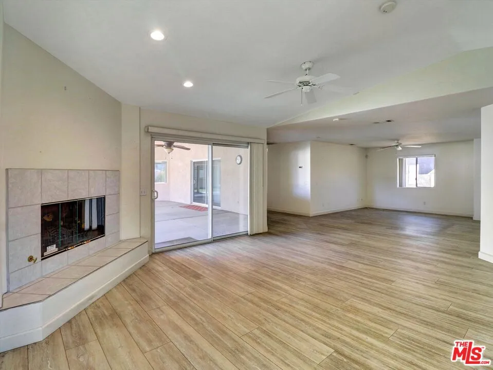 La Quinta, California 92253, United States, 3 Bedrooms Bedrooms, ,3 BathroomsBathrooms,Residential,Active,214819