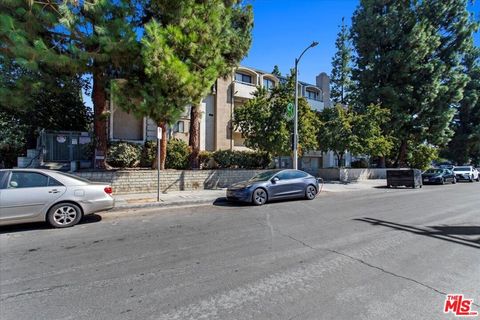 7230 Kelvin Avenue 6 Winnetka CA 91306