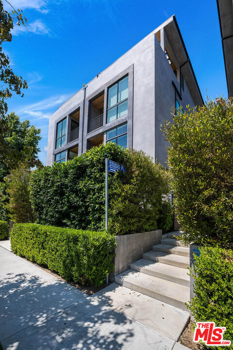 4425 Studio Place