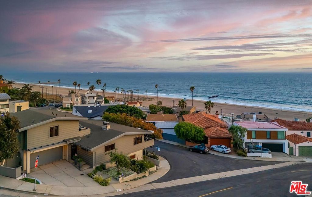 Properties 2 236 Redlands Street