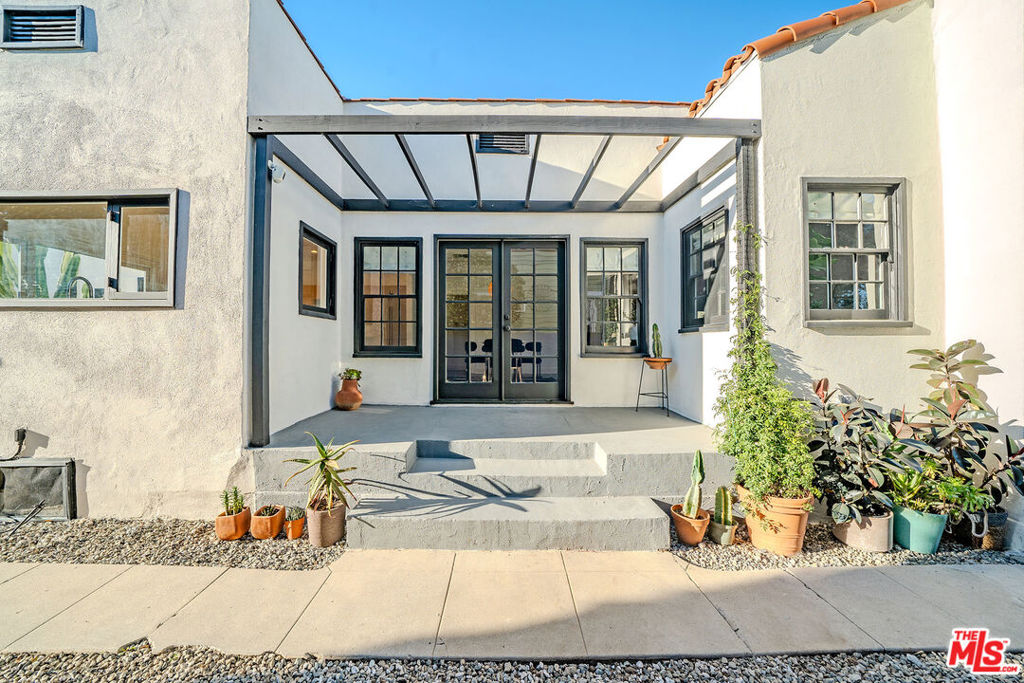 173 S Kingsley Drive