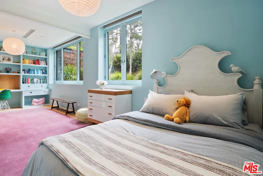 Santa Monica, California 90402, United States, 2 Bedrooms Bedrooms, ,3 BathroomsBathrooms,Residential,Active,153650