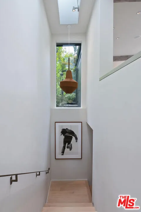 Santa Monica, California 90402, United States, 2 Bedrooms Bedrooms, ,3 BathroomsBathrooms,Residential,Active,153650