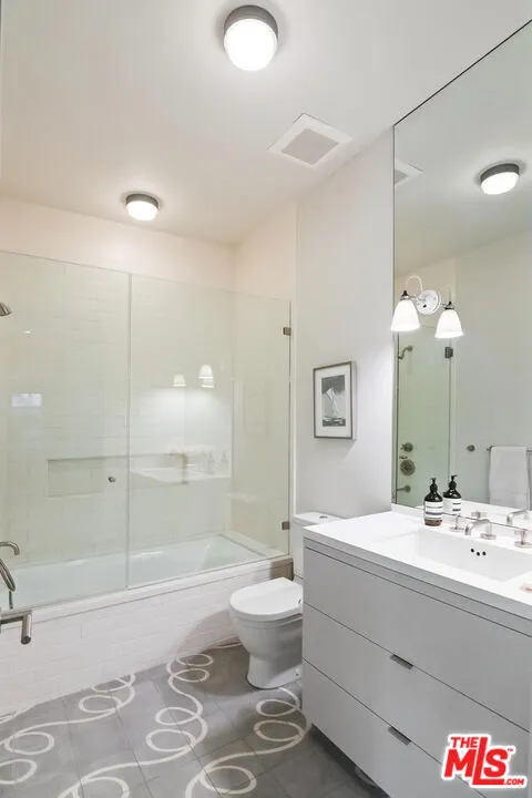 Santa Monica, California 90402, United States, 2 Bedrooms Bedrooms, ,3 BathroomsBathrooms,Residential,Active,153650