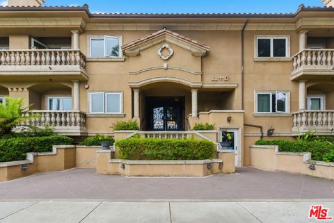 Photo of 11440 National Boulevard #16, Los Angeles, CA 90064 (MLS # 26844659)