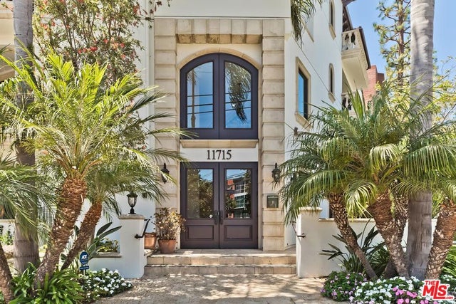 11715 Chenault Street 102 #102, Los Angeles