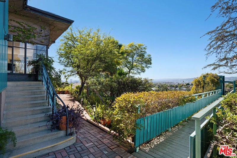 1750 Silverwood Terrace