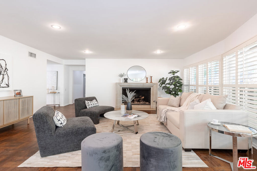 2559 HUTTON Drive