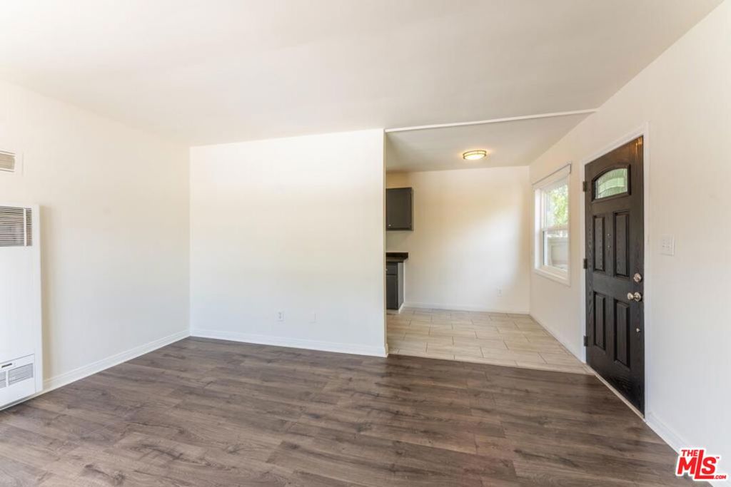 10708 1/2 Moorpark Street
