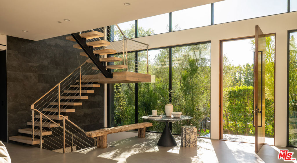 1632 Stradella Road