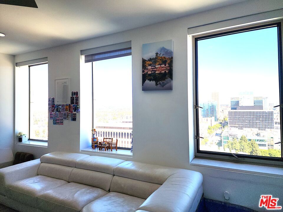 3810 Wilshire Boulevard 1706