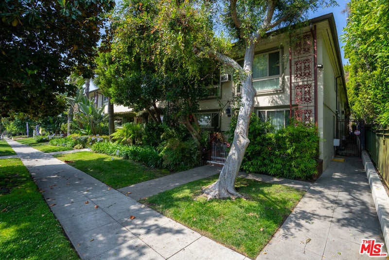 1633 N Laurel Avenue