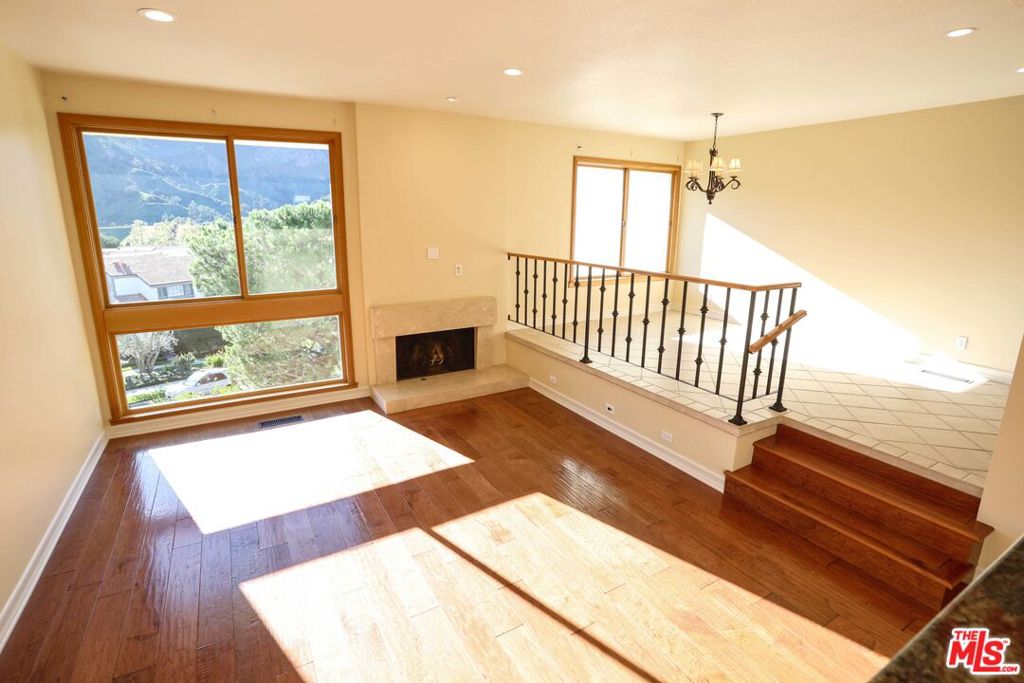 17097 Palisades Circle