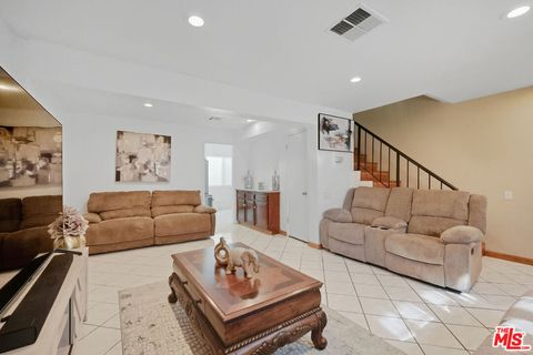 7422 Hazeltine Avenue 3 Van Nuys CA 91405