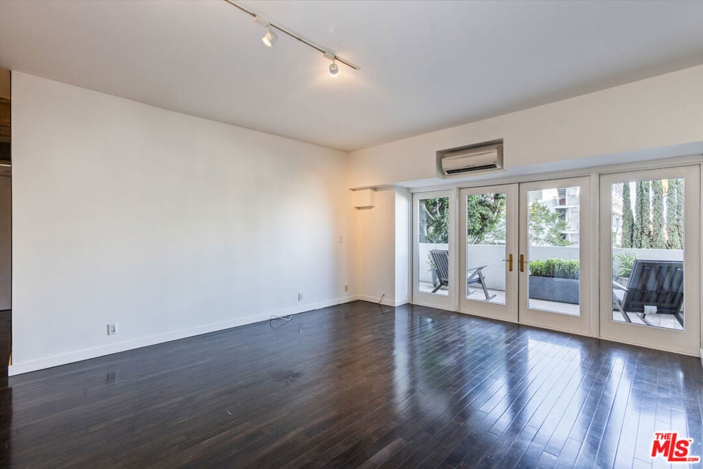 1155 N La Cienega Boulevard 110