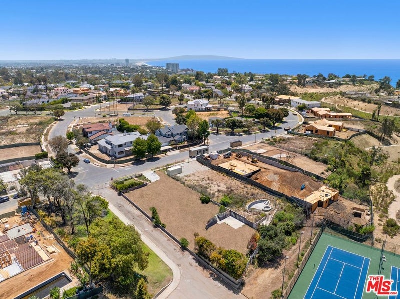 683 Alma Real Drive