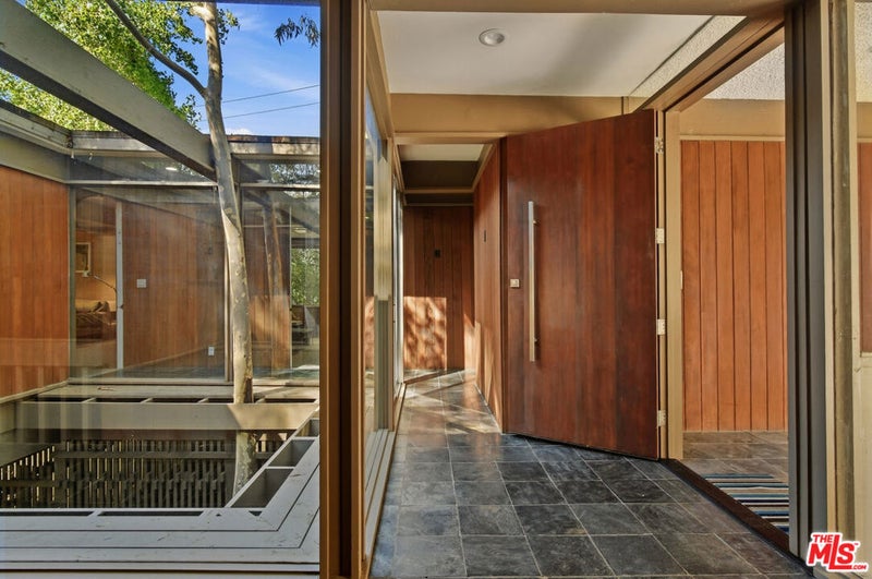 17269 Oak View Drive