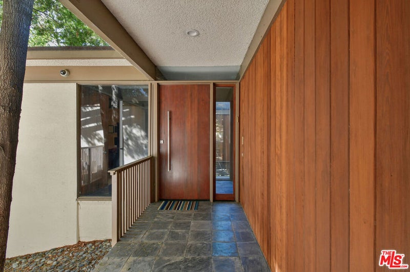 17269 Oak View Drive