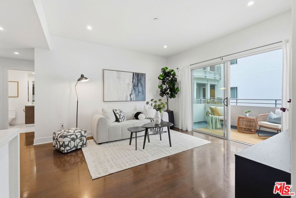 1700 Sawtelle Boulevard 219