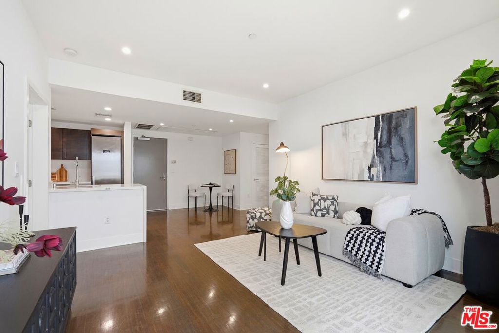 1700 Sawtelle Boulevard 219
