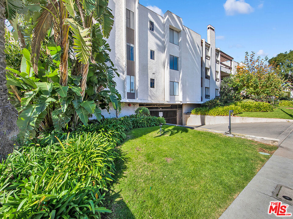 1325 Valley View Road 201