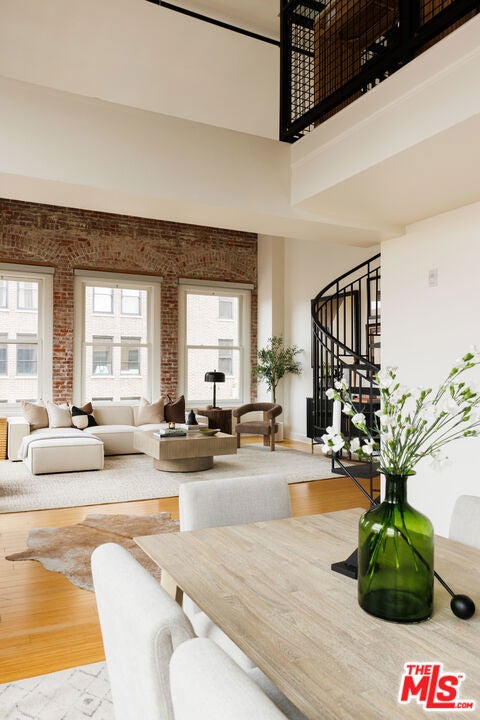 253 S Broadway 504