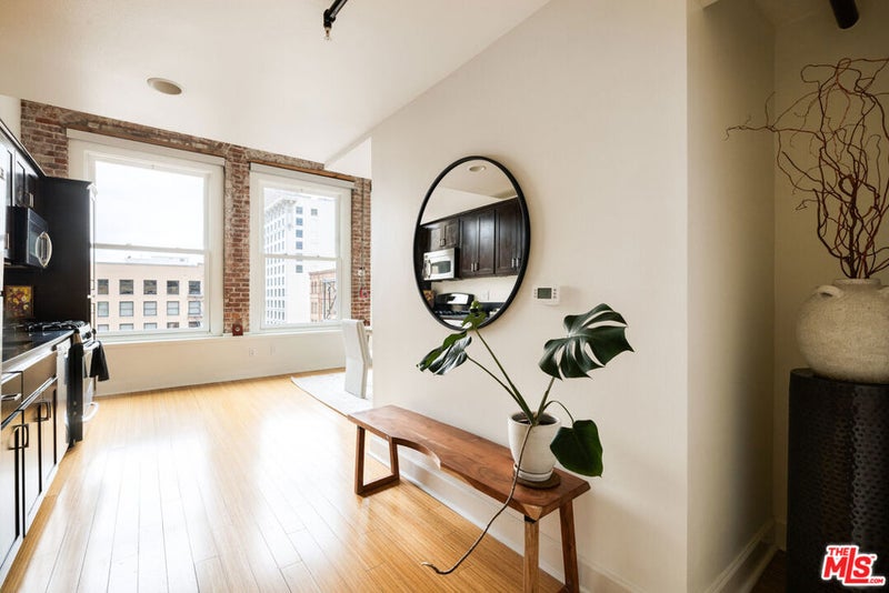 253 S Broadway 504
