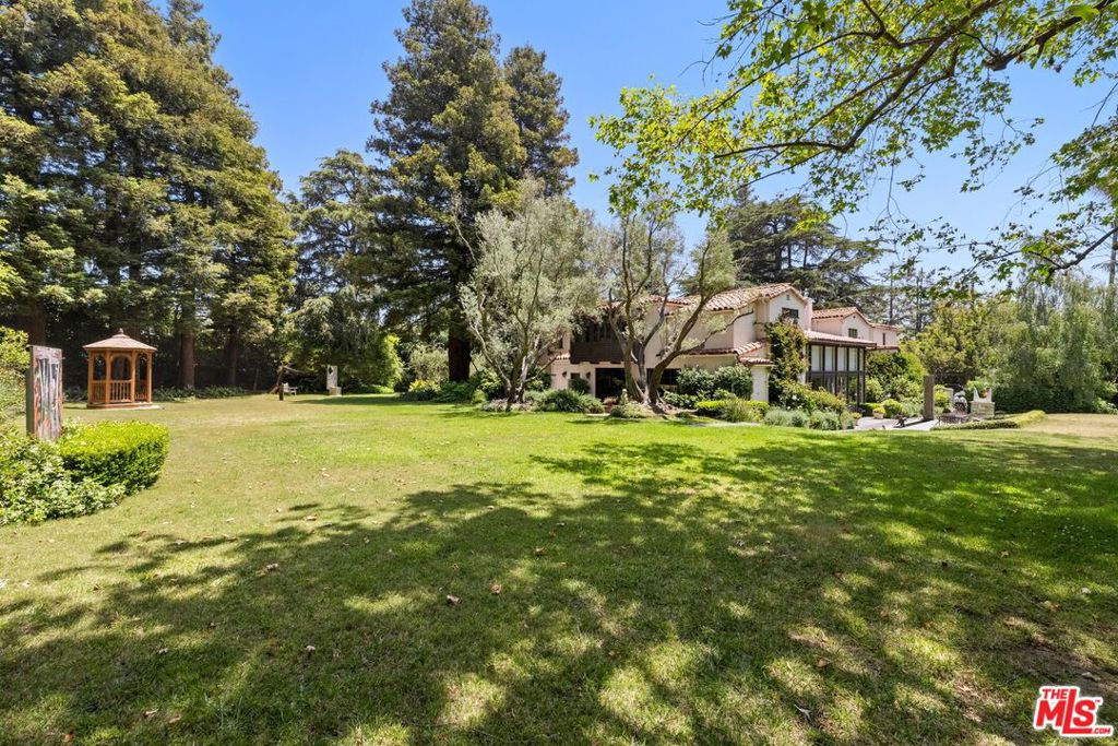 Properties 1 355 S Bristol Avenue