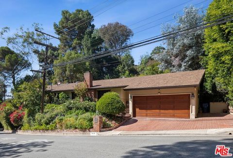 9415 Cherokee Lane Beverly Hills CA 90210